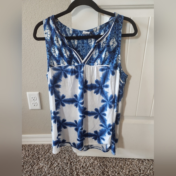 Akemi+Kin Top - Picture 2 of 4